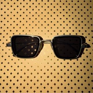 🆕 NEW Unisex UV400 Silver and Black Sunglasses